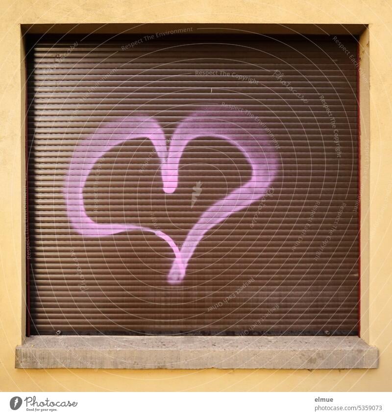 pink heart on brown window blind Heart Venetian blinds Window spray Heart-shaped Blog matter of the heart Matter of the heart Window blinds Pink Brown Sincere