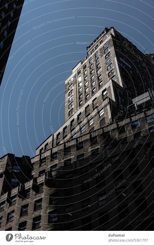 High-rise building in New York, view from below New York City Manhattan Americas Architecture Skyline Upward Tourist Attraction Tourism architectonically