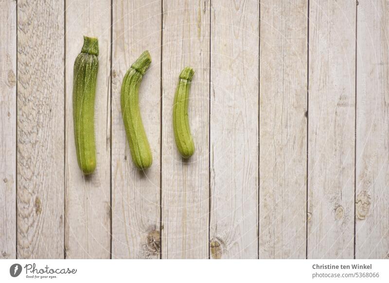 low calorie | three small zucchini Zucchini low in calories salubriously Vitamin-rich vegetarian vegan Delicious Vegan diet Healthy Eating Food Vegetarian diet