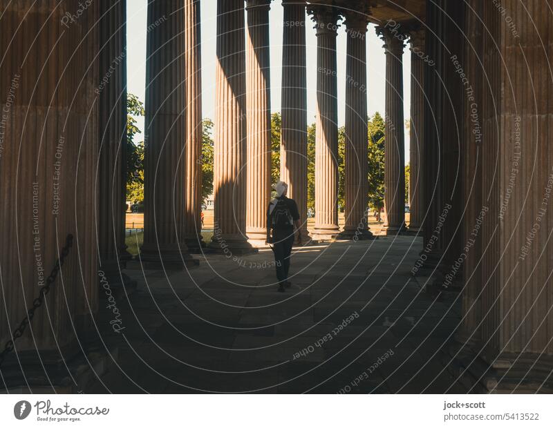 Lost Land Love II Spaziergang durch die Kolonnade Collonades Historic Architecture Column series Tourist Attraction Manmade structures Light and shadow