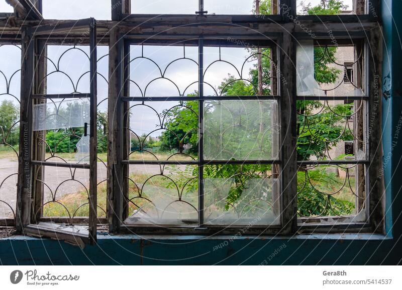 inside a destroyed school in Ukraine Donetsk Kherson Kyiv Lugansk Mariupol Russia Zaporozhye abandon abandoned attack bakhmut blown up bombardment broken