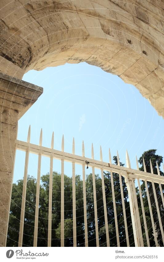 Stories from the fence .134 Archway Ancient Historic Fence Sky Stone Metal Tourist Attraction Theatre open-air theatre event location Downtown urban Roman sunny