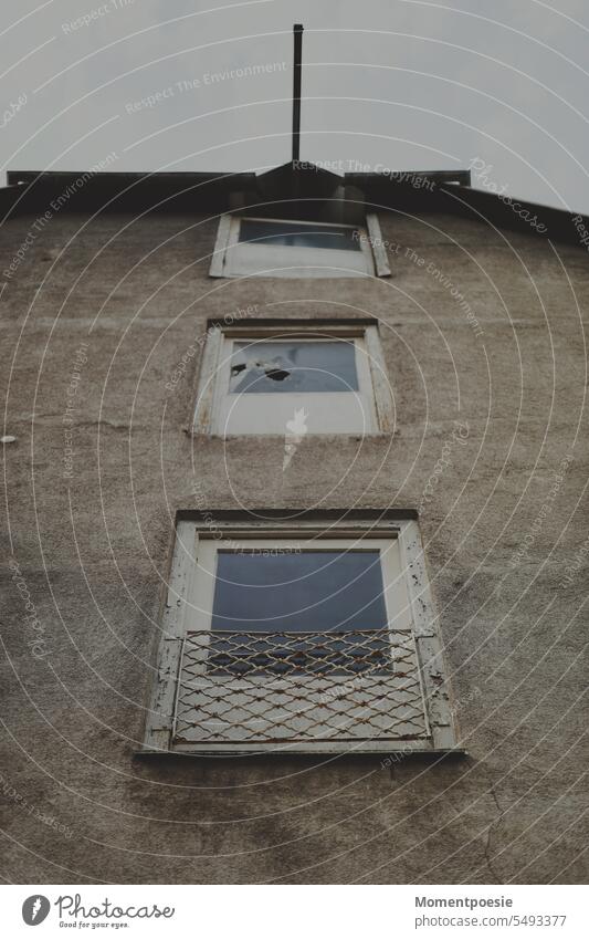 windows Window House (Residential Structure) Architecture Facade Building Deserted Old Glass Exterior shot Town Manmade structures Wall (barrier) Reflection