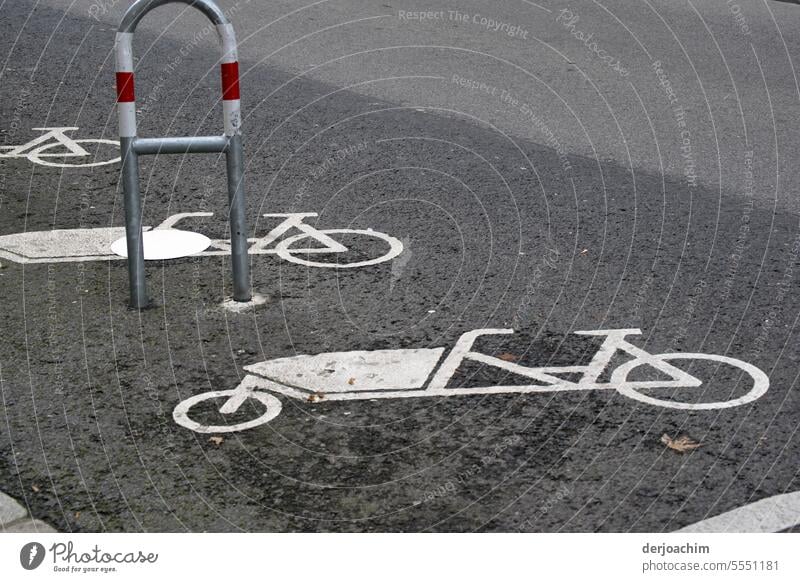 Parking space for cargo bike ( Bamberg ) Markings Sign Signs and labeling Deserted Day Street Exterior shot Asphalt Gray Traffic infrastructure Transport Town