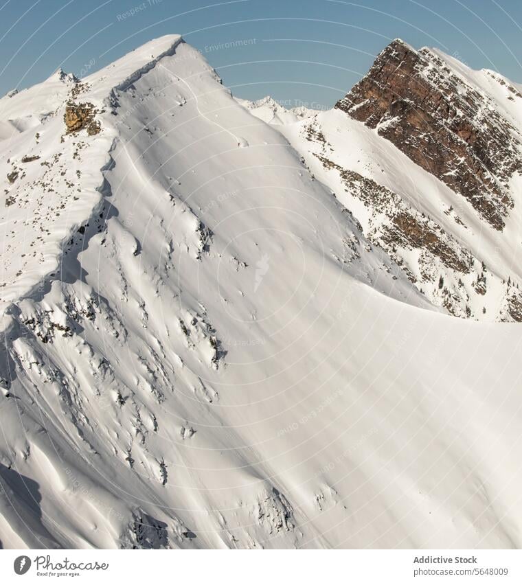 Beautiful massive snow covered mountains snowcapped rocky majestic scenic idyllic view sunny winter canada range beautiful alps landscape geology sunlight