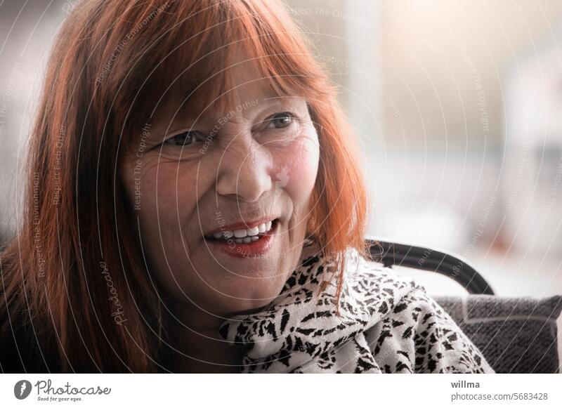 Red-haired - Portrait of a friendly and interested listening woman Woman portrait kind Smiling Communicate observantly naturally pretty Authentic long hairs