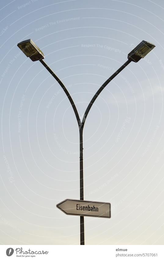 Double street lamp with railroad sign Nostalgia Mast light Signs and labeling Railroad to the railroad twin-beam Blog Whip lamp railway strike Double jib