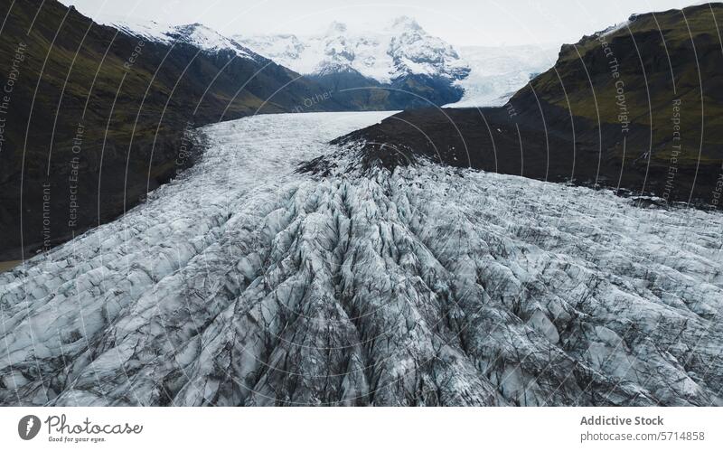 Majestic Vatnajokull Glacier in the Icelandic Landscape iceland vatnajokull glacier aerial view landscape pattern majestic nature cold climate environment