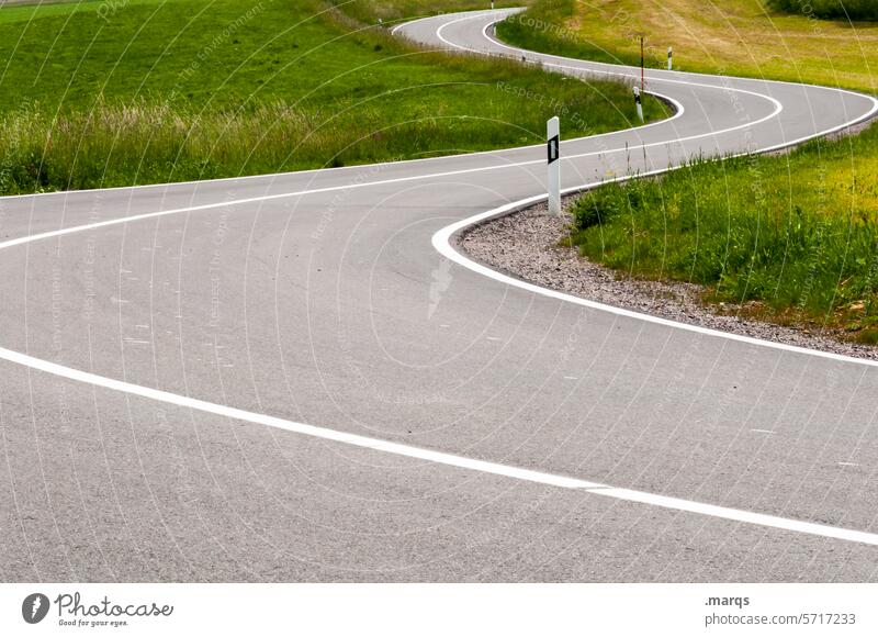 overland Mobility Traffic infrastructure Summer Meadow Curve Street Traffic lane Line Landscape Asphalt Lanes & trails Road traffic Hill Perspective Wiggly line