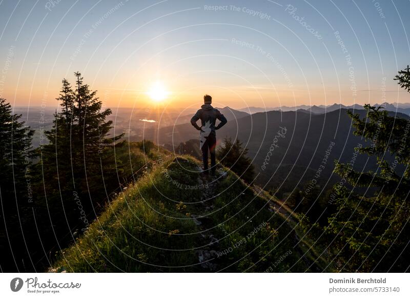 Hikers at sunrise Sunrise Sunbeam Morning hikers Hiking Mountain mountains mountaineering mountain landscape Nature Landscape Exterior shot Dawn Sunlight Sky