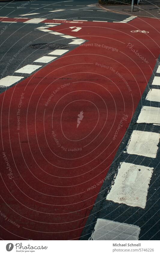 bicycle path Cycle path Street Asphalt Bicycle Lane markings Marker line Highlight immobilise Turn off make a turn to the left left turn-off Left turn lane