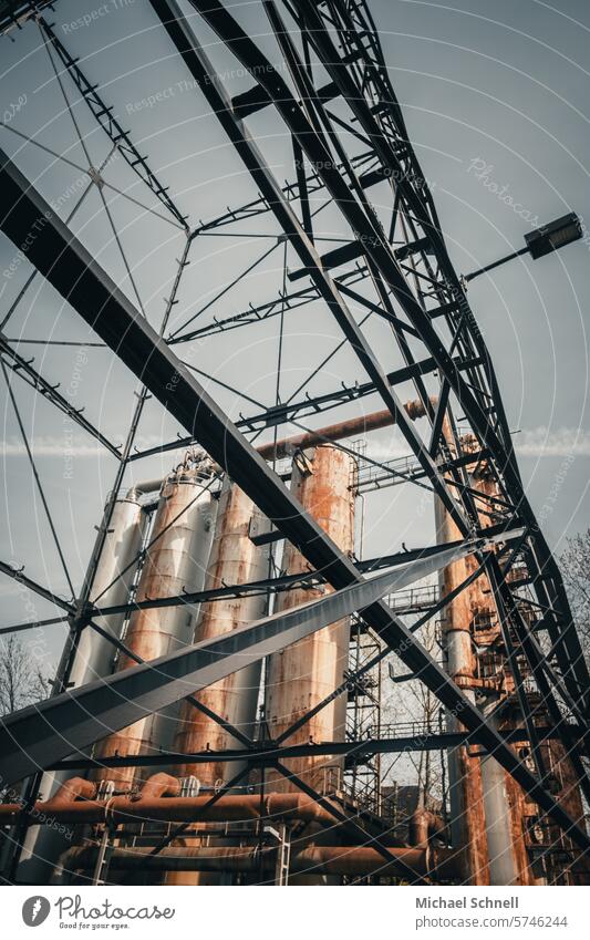 Scaffolding of a former cooling tower in front of the silos of the Hansa coking plant (Dortmund) Coking plant Industry Industrial heritage Steel factory coke