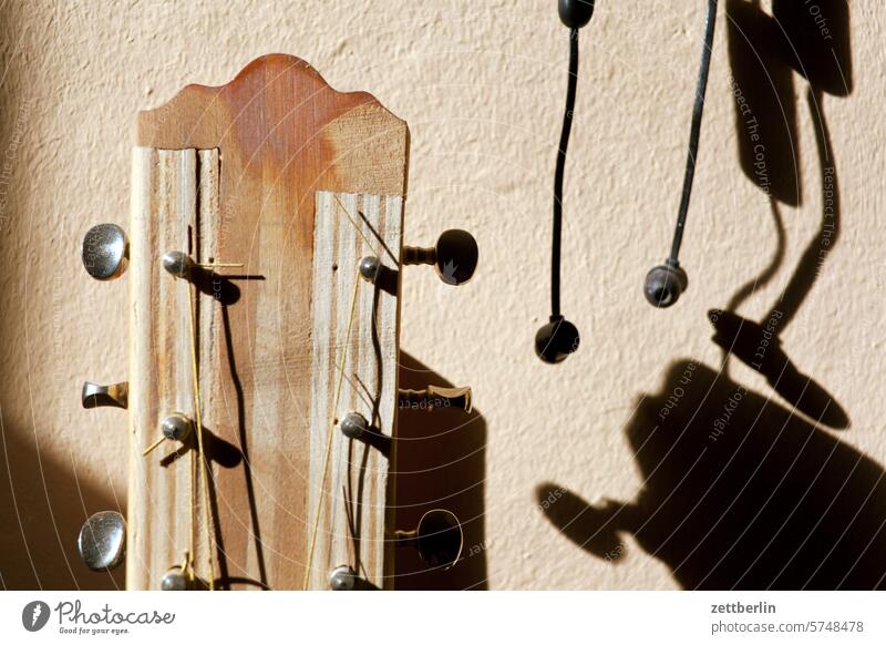 Self-repaired guitar image illustration Image havoc decoration Decoration detail Things durcheinader Corner furnishing patchwork Guitar Kitsch Art quaint