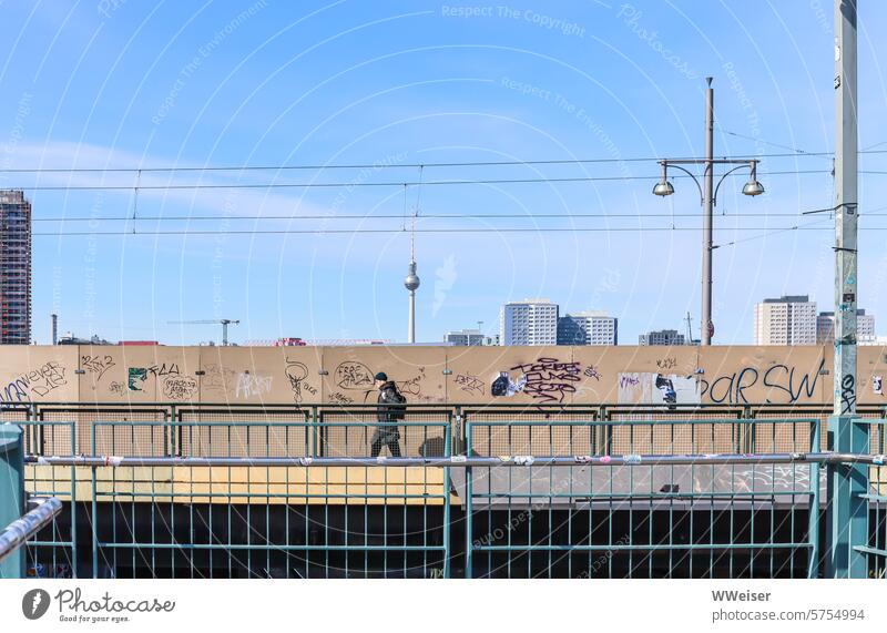 Berliners are used to living on a building site. Here, Warschauer Brücke on a weekday morning. Town City metropolis Capital city Construction site Intersection