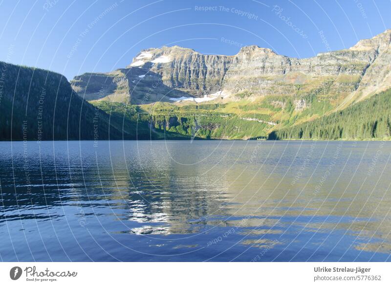 Canada | lonely mountain lake in fine weather Lake mountains reflection clear air Clarity tranquillity silent wide Loneliness Nature Landscape Reflection