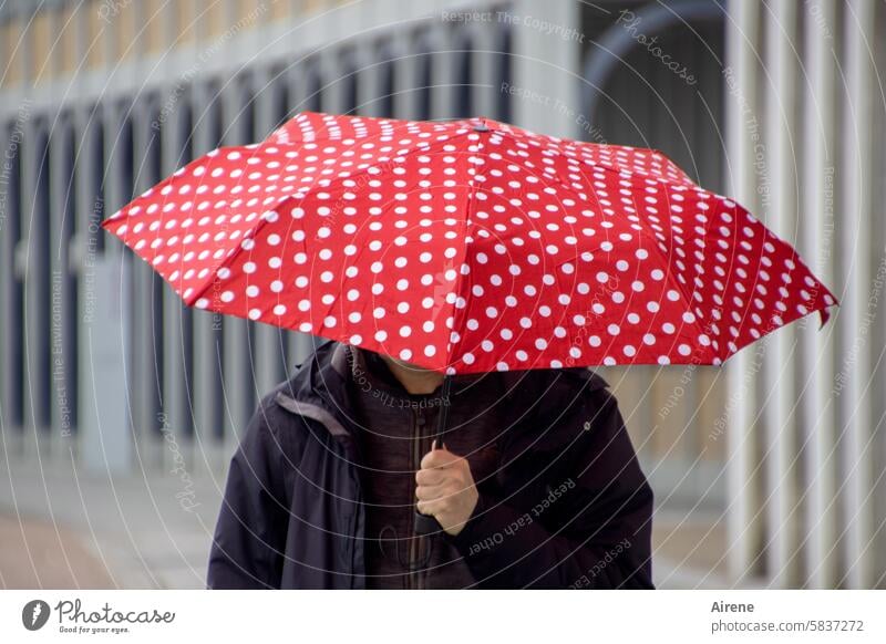 karlsruhelos ... Head protection Umbrellas & Shades Protection Red Weather protection Rainy weather stretch stop Rescue guard sb./sth. shield bright red