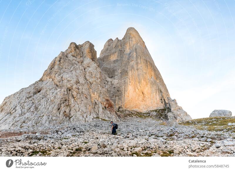 on to the summit Day Vacation & Travel vacation Environment Sky Landscape Tourism Hiking mountains daylight Stony Peak Beautiful weather Climate Summer Mountain