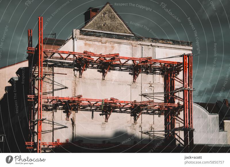 karlsruhelos .... Firewall collapsed due to steel girder Fire wall Steel carrier Support Construction Steel construction Structures and shapes Facade