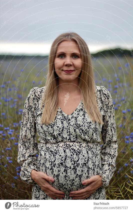 WOMAN - PREGNANT - BABY BUMP Woman Baby bump Pregnant Stomach Feminine Adults Happy pregnancy To hold on Love 30 - 40 years pretty Cornflower cornflower field