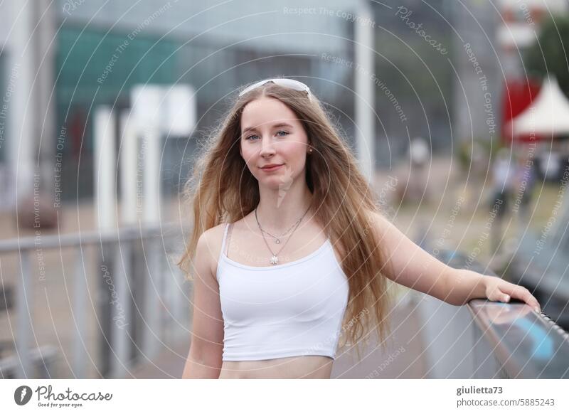 Portrait of a young woman, 19 years old, long hair, slim and beautiful :) portrait Young woman Long-haired Exterior shot 18-25 years Feminine Athletic