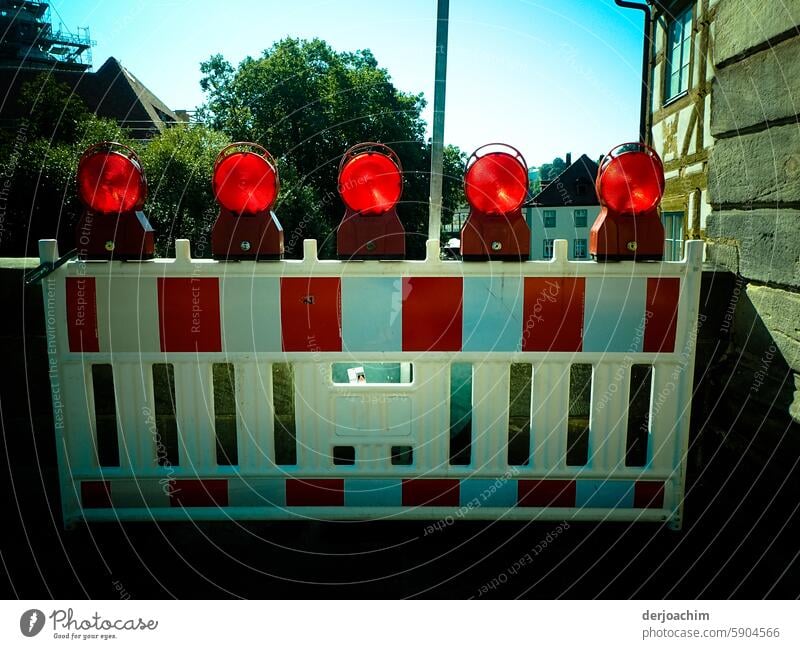 The construction site closure indicates the end of December 2024. Whether it will continue then is written in the stars. Construction site fencing Protection