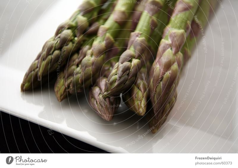 Asparagus on plate 1 Asparagus spears Green Plate Cooking Kitchen Healthy Spring Nutrition Food White Black Reflection Vegetable Point green asparagus