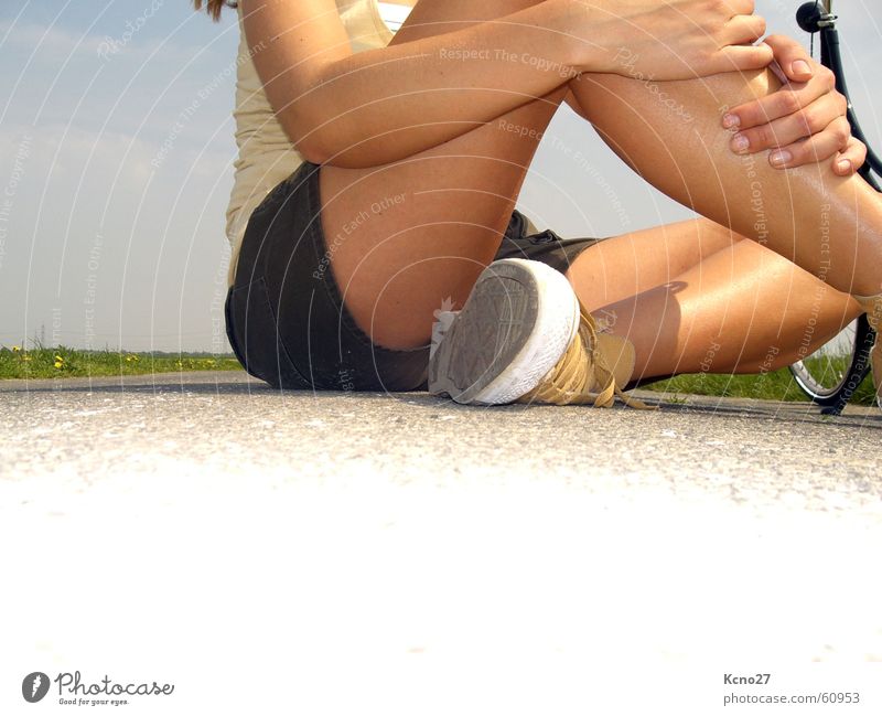 Just relax! Summer Field Chucks Sit Cross Legged Body Legs Arm Sky