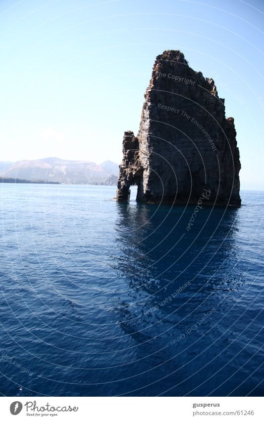 House with driveway Fresh Italy Relaxation Vacation & Travel Water Beautiful weather Island Rock Colour Construction site blue blue blue Nature undestroyed Deep