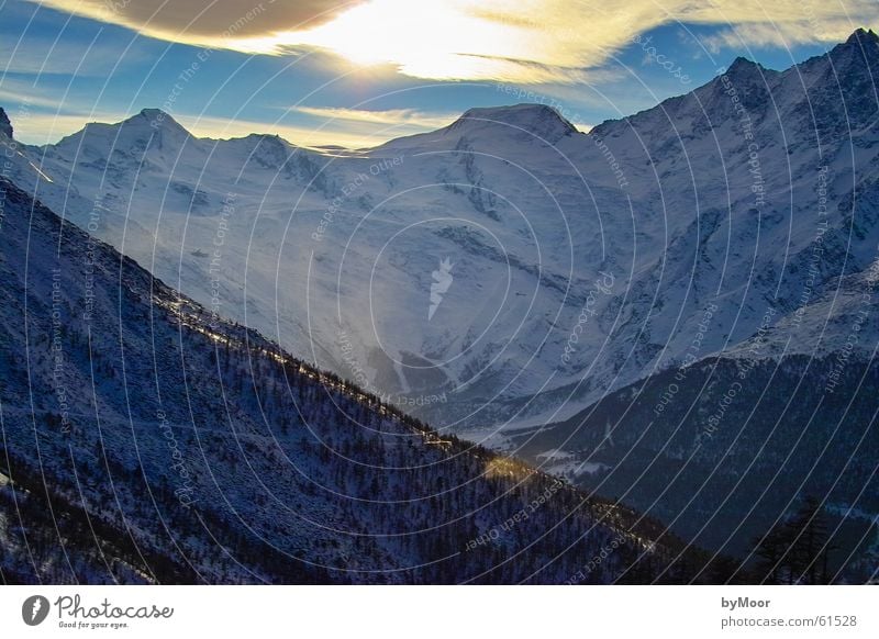 mountain splendour Saas-Grund Switzerland Winter Vantage point Cold Exterior shot Saas Fee Mountain Snow Point Sun Landscape Tall Freedom