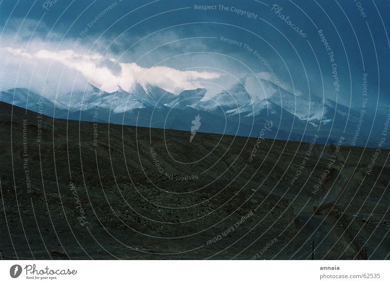 The roof of the world Future Dark Clouds Border Border area Fog Set Horizon Sky Edge Afghanistan Tajikistan Asia Mountain hills pamir Lanes & trails