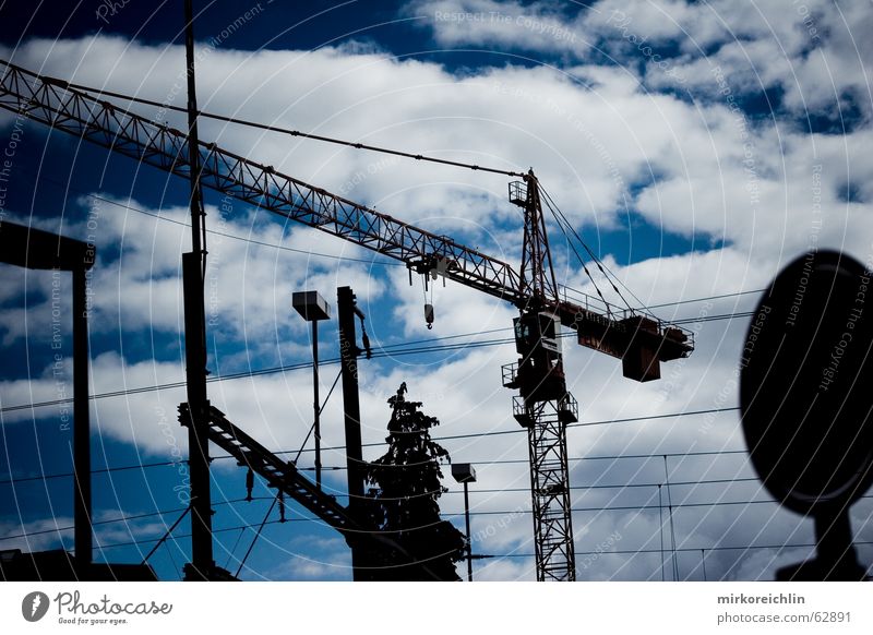 Clear view Clouds Lamp Untidy Dark Black White Sky Contrast crane Signs and labeling feigned bigway Blue Perspective Free None