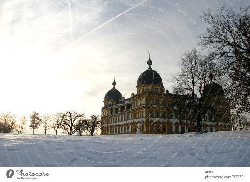 early bird shoots the picture Seehof castle Bamberg Winter Cold Tree Wall (barrier) Masonry Clouds Light Castle Snow Sky Sun Morning