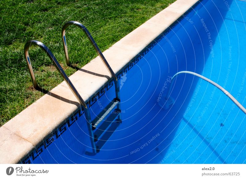 Bad copy Swimming pool Calm Footbridge Wooden board Grass Green Brown Appealing Loneliness Restorative Relaxation Harmonious Spain Hotel Fresh Vacuum cleaner