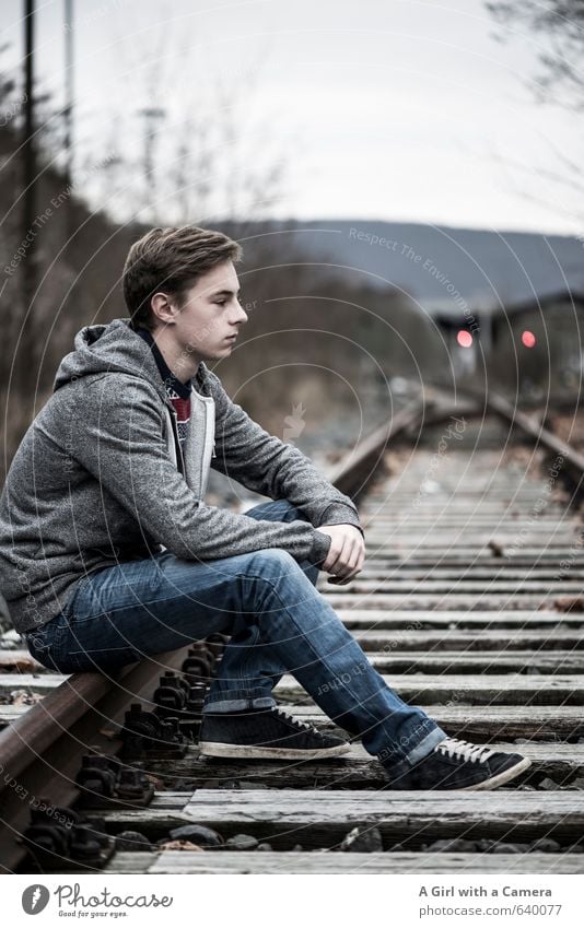 the peace away Human being Masculine Boy (child) Young man Youth (Young adults) Body 1 13 - 18 years Child Rail transport Railroad Train station Railroad tracks