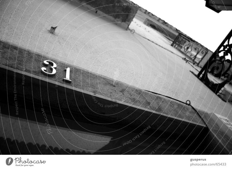 { 31's perspective } House (Residential Structure) Facade Wall (barrier) Doorframe Vantage point Black & white photo Frame Perspective Upward bw black and wihte