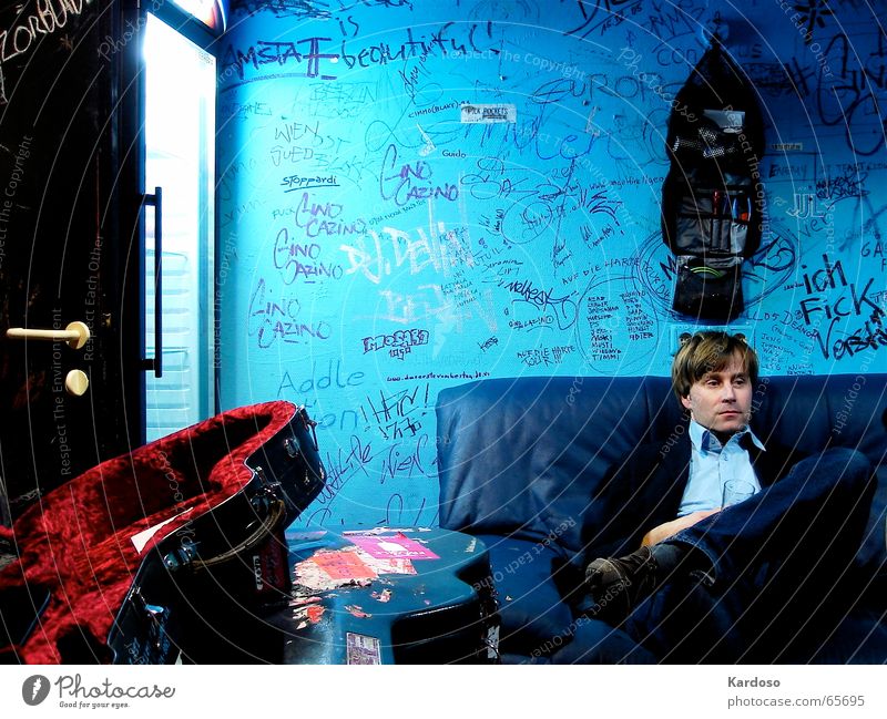 backstage blues Backstage Guitar case Icebox Neon light Sofa Vienna Man Interior shot Artificial light Graffiti Blue dirk edding Artist Wait