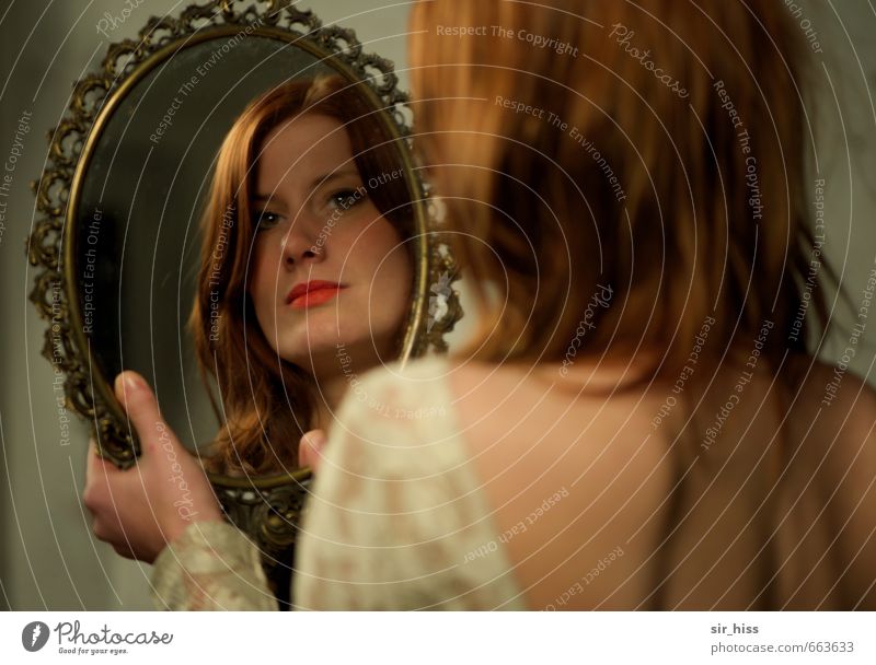 STUDIO TOUR | Retrospective Feminine Face Back Red-haired Long-haired Mirror Think Looking Dream Esthetic Gold Green Self-confident Romance Beautiful Desire