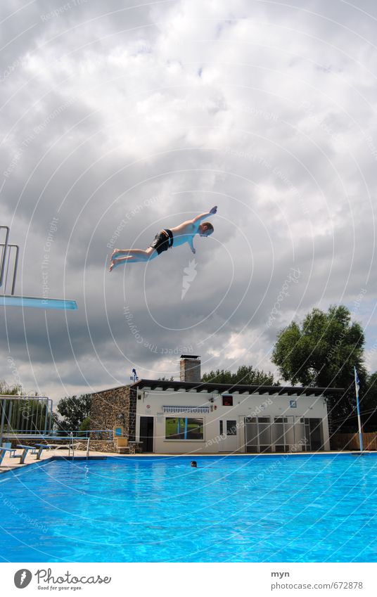 Outdoor Pool I Swimming & Bathing Summer Aquatics Swimming pool Masculine Young man Youth (Young adults) Man Adults 1 Human being 18 - 30 years Jump