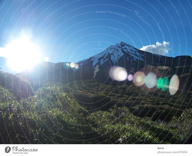 Mount Taranaki Mount Egmont Snow Visual spectacle New Zealand Calm Exterior shot mount taranaki Volcano Colour Structures and shapes Blue lens error Reaction