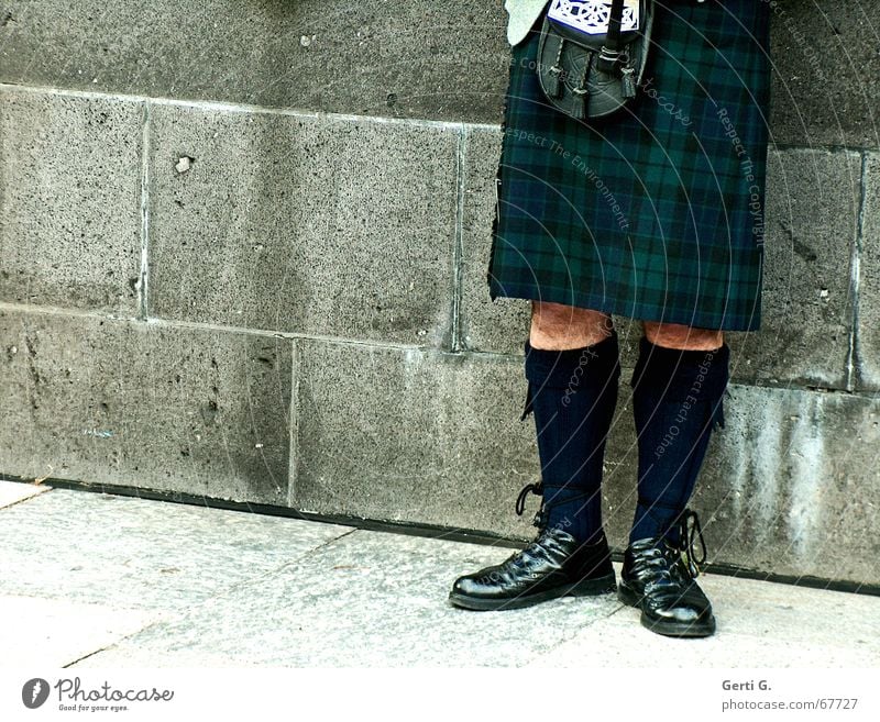 bagpipers Sack Bagpipes Kilt Knuckle Stockings Sock Buckle Musical instrument Abdomen Lean Wall (barrier) Calf Scotland dudeldusack Legs tight legs Scotsman