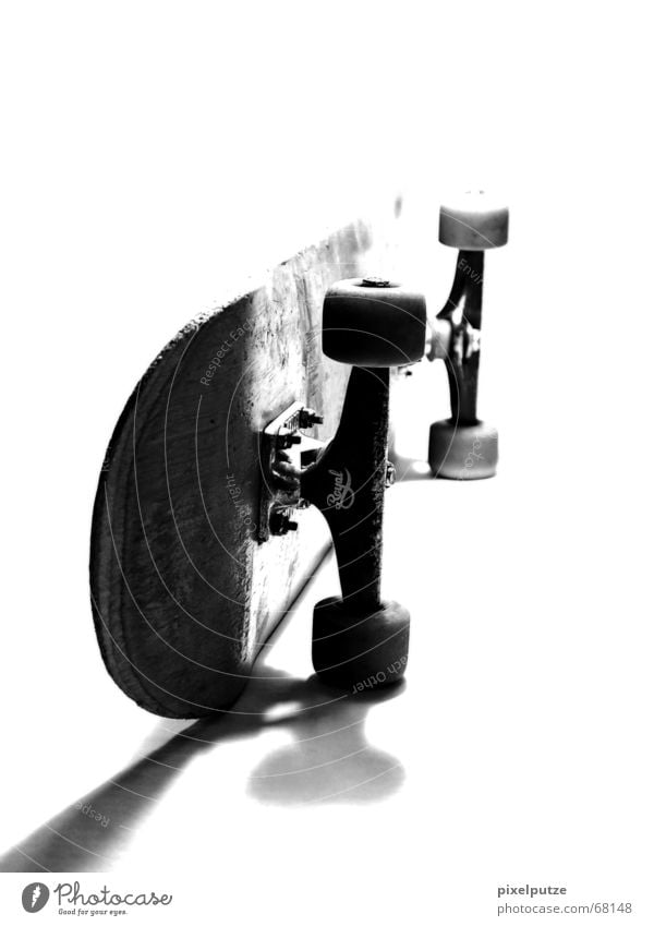 FLIProyal Skateboarding Black White Gray scale value Overexposure Shadow Black & white photo Axle