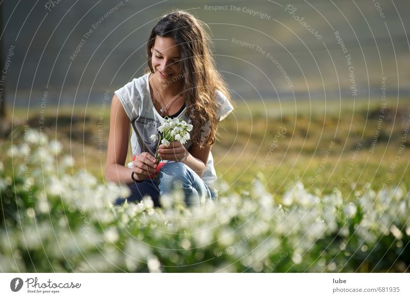 spring bouquet Happy Gardening Feminine Young woman Youth (Young adults) 1 Human being 13 - 18 years Child Environment Nature Landscape Spring Flower Park