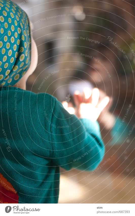 Child looking at reflection in a window Lifestyle Leisure and hobbies Trip Adventure Human being Toddler Boy (child) Family & Relations Infancy 1 3 - 8 years