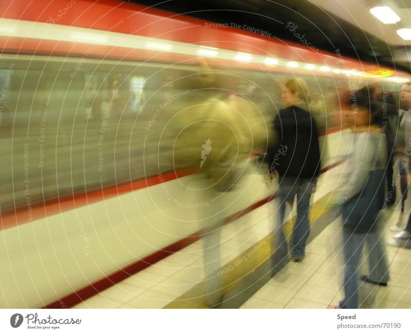 impression Long exposure Yellow Tunnel Platform Speed Speed of light Visitor Railroad Distorted Train station speedtube Human being Wait Passenger