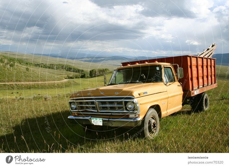 Pick me Up Vintage car Pick-up truck Countries Western Colorado Nostalgia Driving country ford Rust Old fun Car Truck