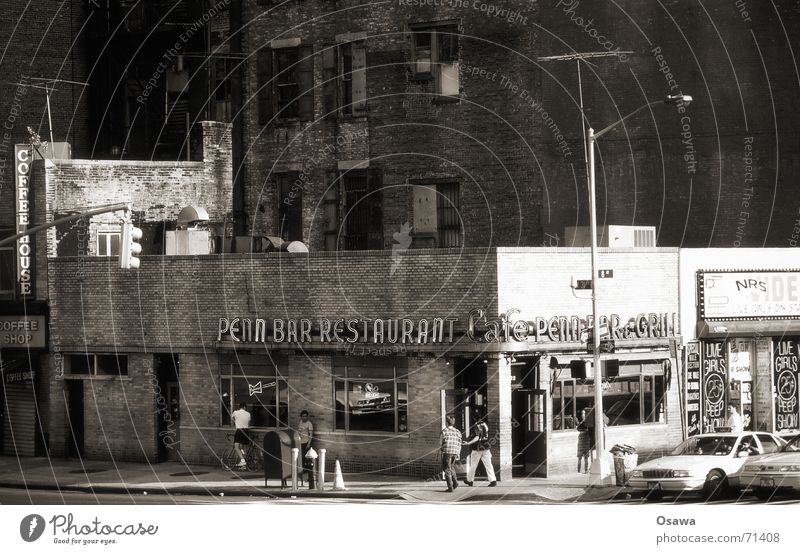 Live Girls Restaurant Barbecue (apparatus) Café New York City Facade Window Wall (building) Wall (barrier) Brick live girls 25 cents penn bar restaurant