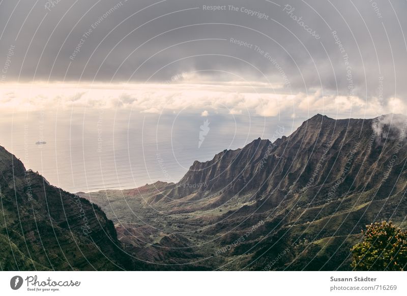 A thousand miles and more. Nature Landscape Water Clouds Storm clouds Summer Beautiful weather Ocean Island Adventure Loneliness Uniqueness Freedom Horizon