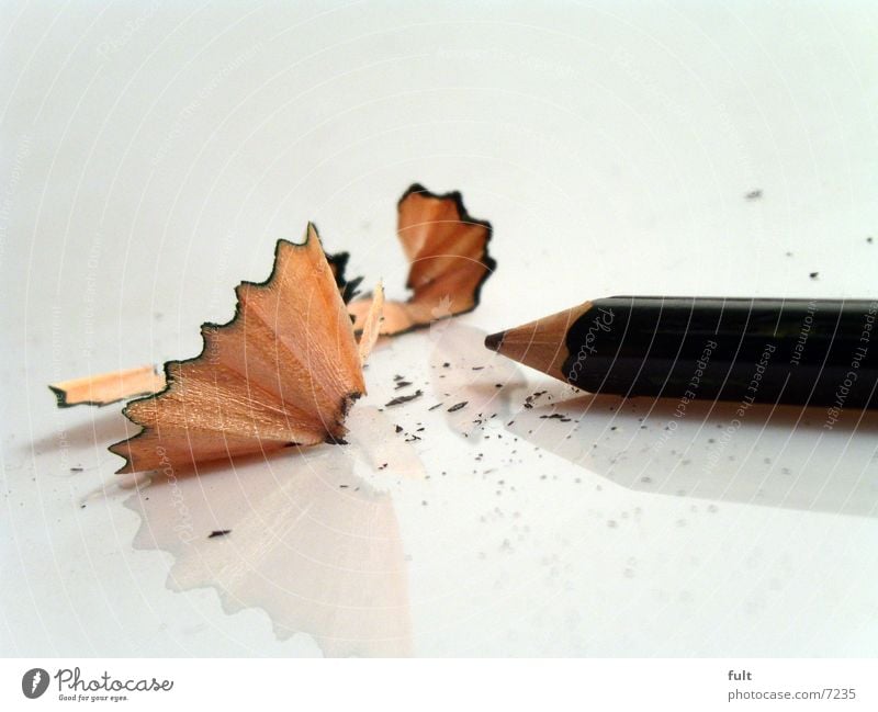 pencil Pencil Wood Reflection Round Lead Green Dark green spurn Point sharpen Structures and shapes Lie wood product Draw Macro (Extreme close-up) Close-up