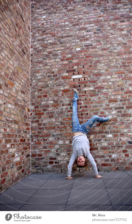 go up the wall Playing Feminine Girl 1 Human being 8 - 13 years Child Infancy House (Residential Structure) Industrial plant Manmade structures Building