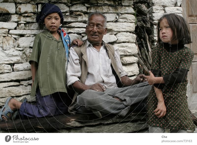 My greatest pride, the grandchildren Nepal Grandfather Senior citizen Grandchildren Child Safety (feeling of) Generation To talk Together Cozy Friendliness